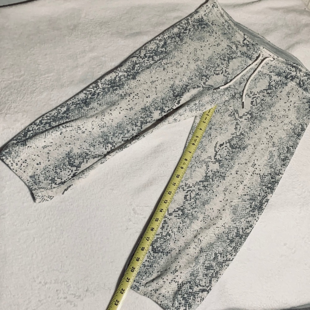 Calvin Klein Black White Python Print Capri Pant L - image 2